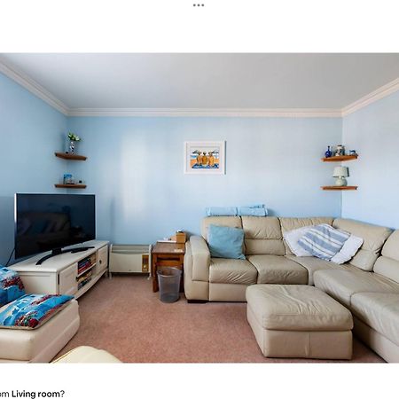 2 Bedrooms Apartment With Free Parking Lancing Exterior photo